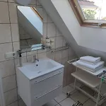 Zsanett Apartament *