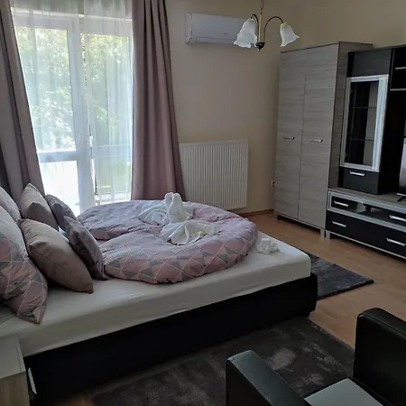 Apartment Zsanett *